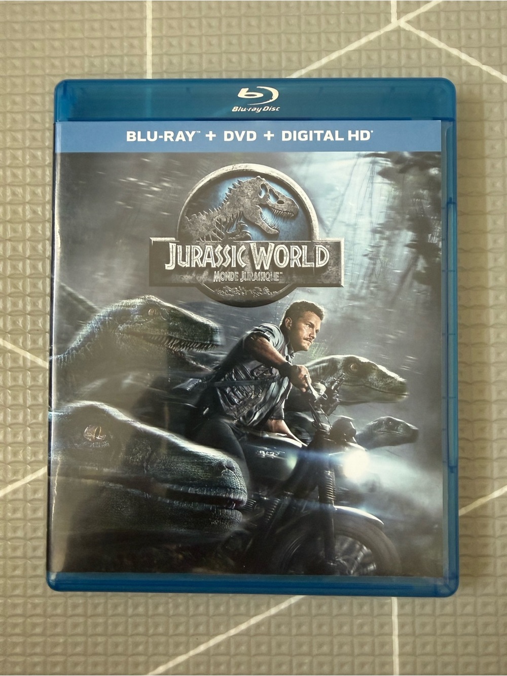 Universal Jurassic World Blu-ray + DVD + Digital HD - Blue Case